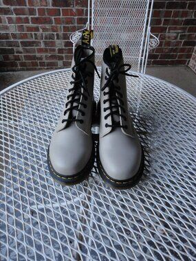 DR MARTENS Women's "Vintage Taupe" Lace Up Combat Boots 31008 Size L11